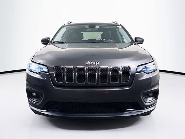 Used 2019 Jeep Cherokee Latitude Plus w/ Cold Weather Group image 2
