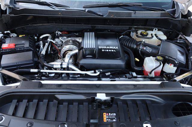 Used 2023 Chevrolet Silverado 1500 High Country w/ Technology Package image 11