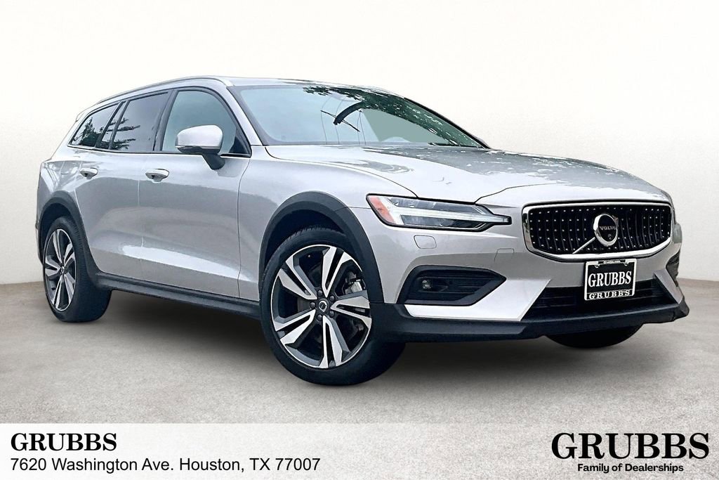 Used 2025 Volvo V60 B5 Cross Country Plus AWD/4WD video 1
