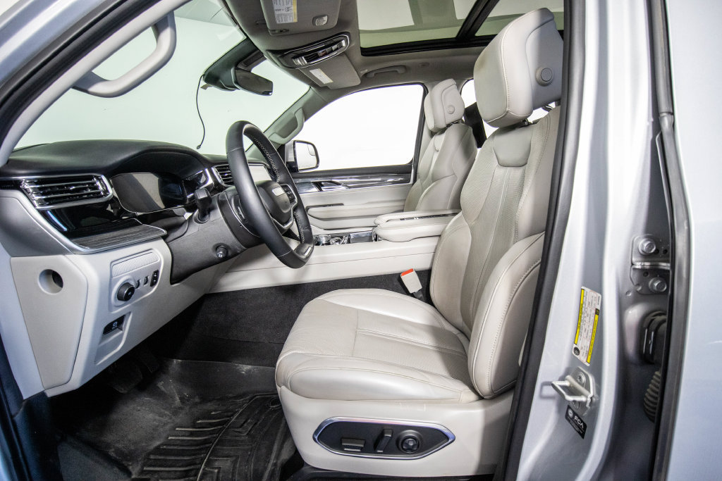 Used 2022 Jeep Wagoneer Series III w/ Premium Group I AWD/4WD image 8