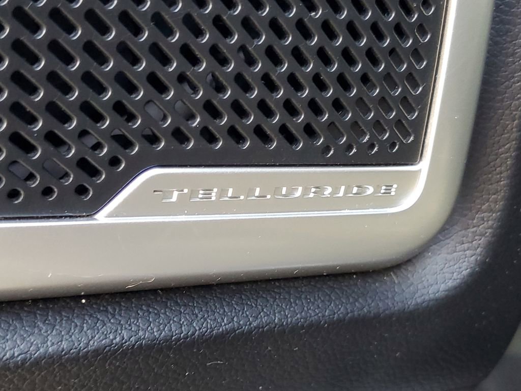 Used 2022 Kia Telluride LX image 16