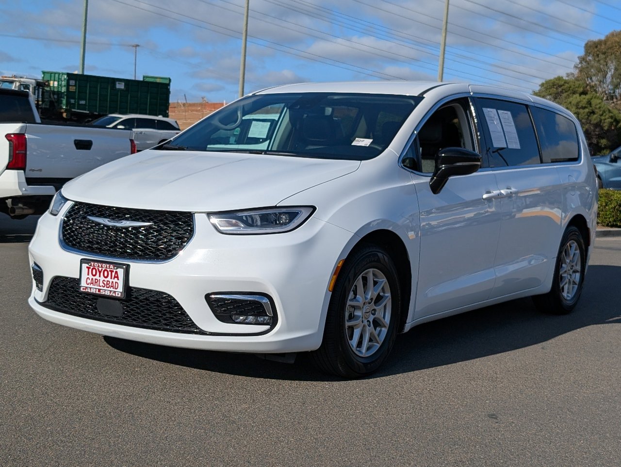 Used 2024 Chrysler Pacifica Touring-L image 11