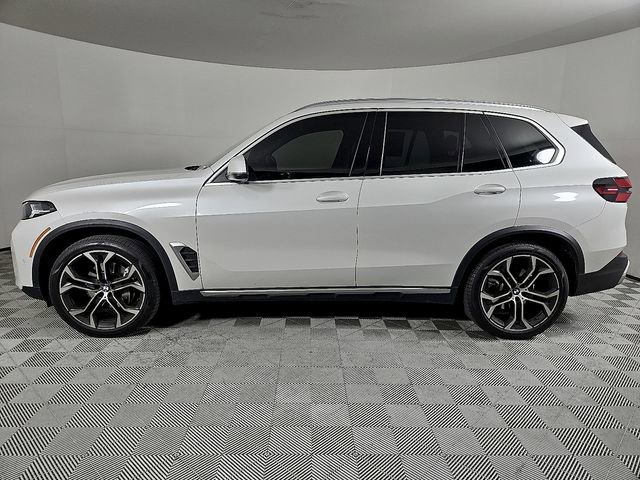 Used 2024 BMW X5 xDrive40i w/ Parking Assistance Package image 7