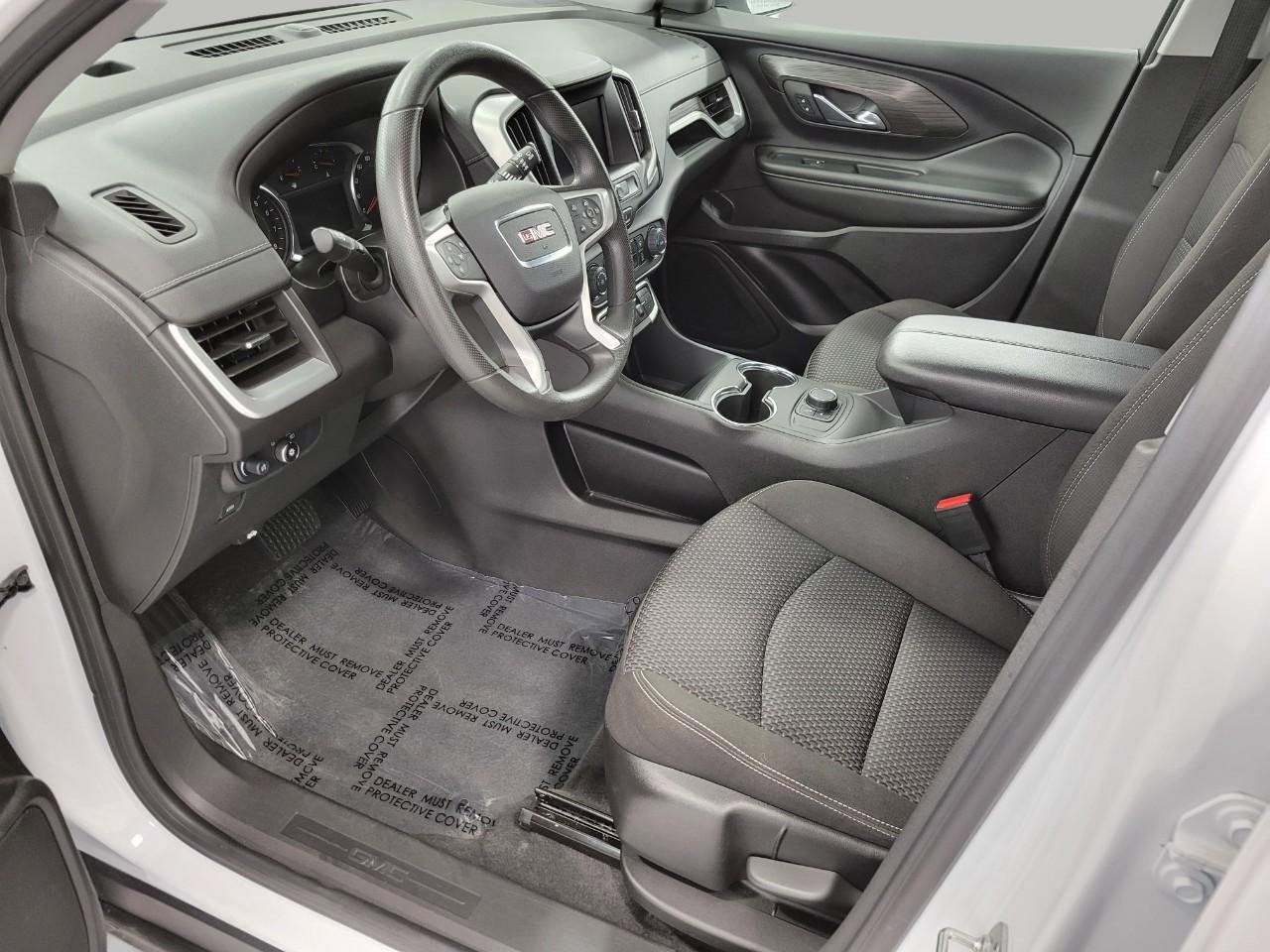 Used 2024 GMC Terrain SLE image 9