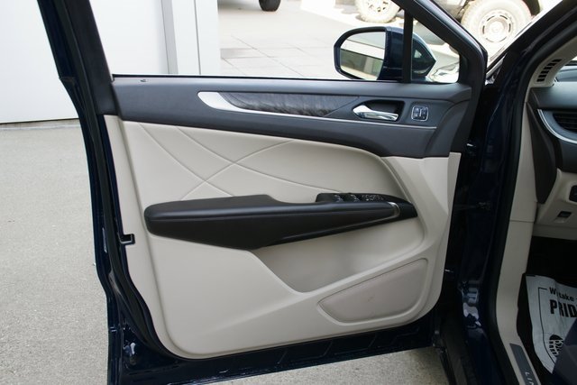 Used 2018 Lincoln MKC Reserve w/ Lincoln MKC Climate Package image 12