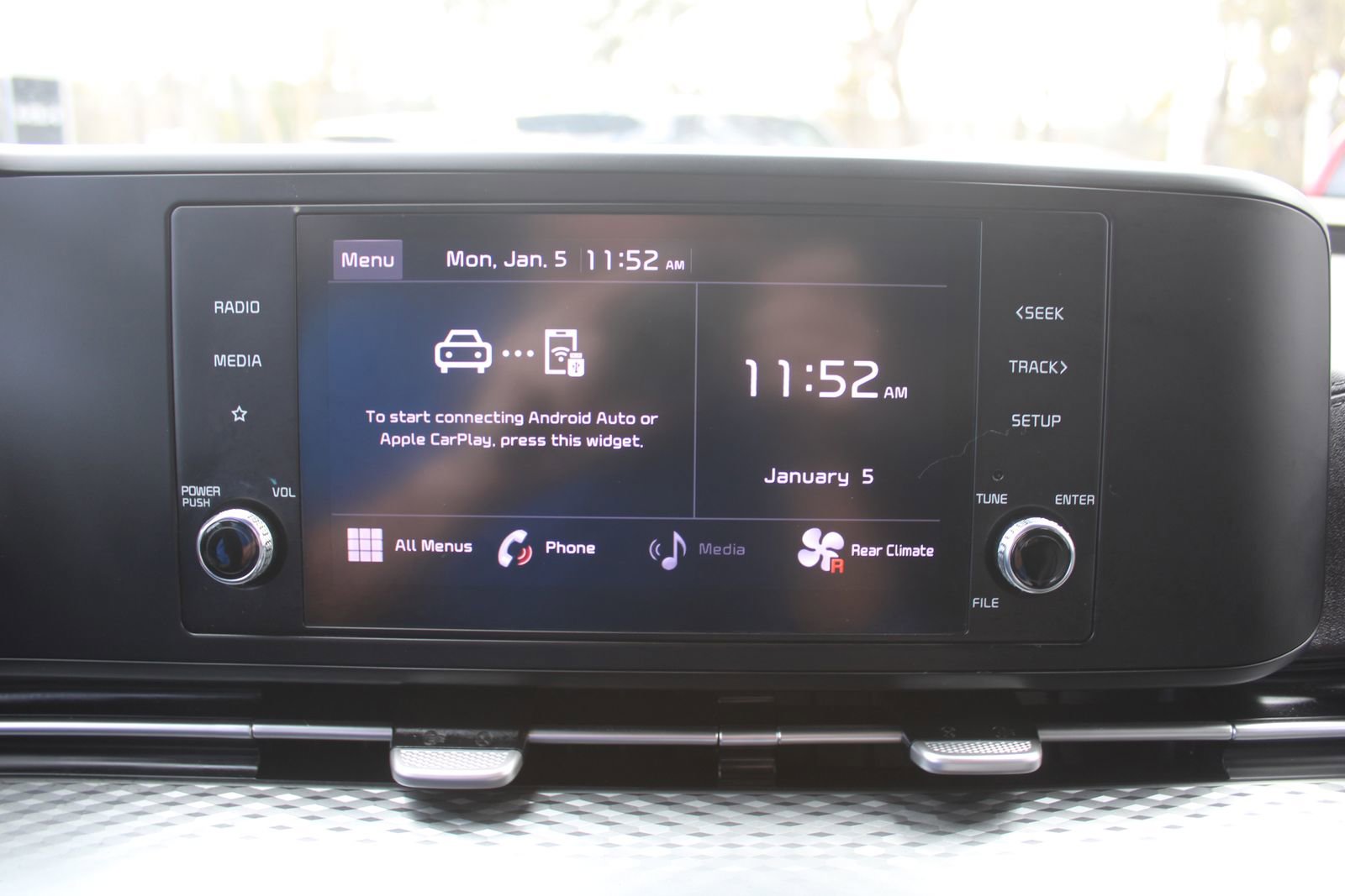 Used 2022 Kia Carnival LX image 47