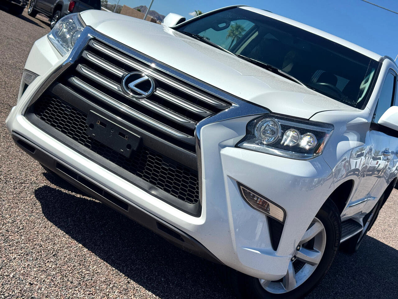 Used 2017 Lexus GX 460 image 2