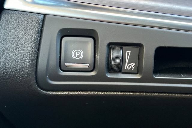 Used 2023 Cadillac XT5 Luxury FWD image 36