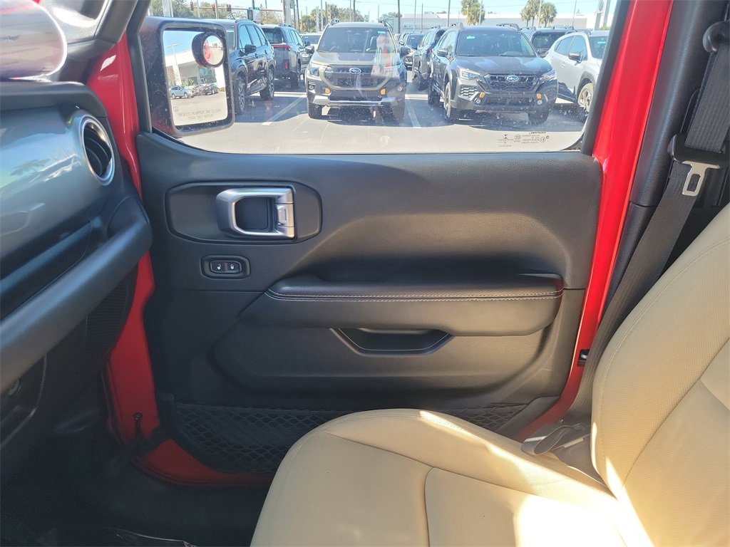 Used 2021 Jeep Wrangler Unlimited Sahara image 29