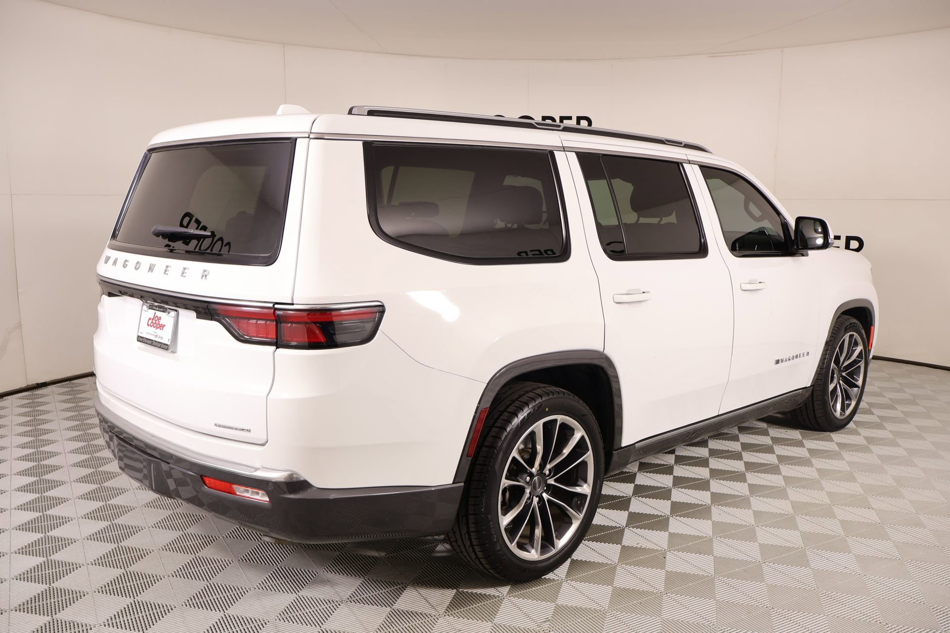 Used 2022 Jeep Wagoneer Series III w/ Premium Group I AWD/4WD image 23