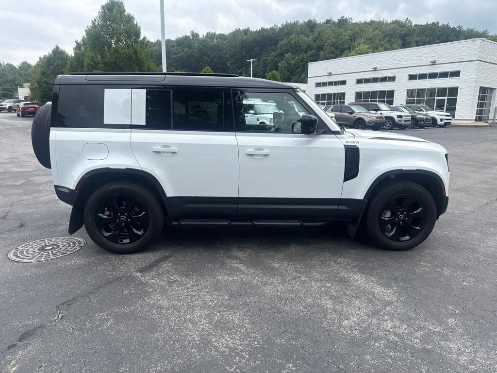 Used 2025 Land Rover Defender 110 S AWD/4WD image 7