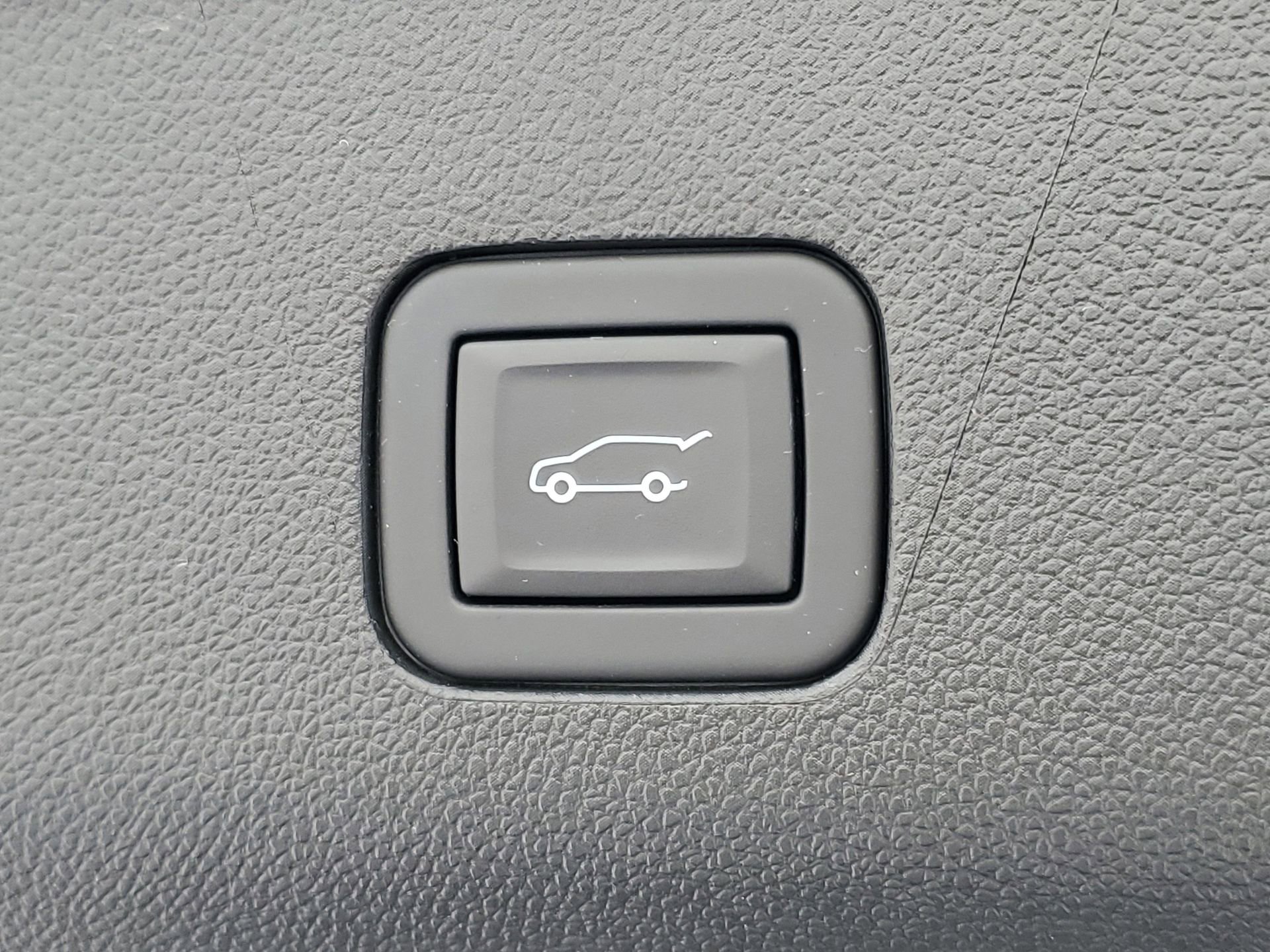 Used 2024 GMC Yukon AT4 w/ Technology Package image 9