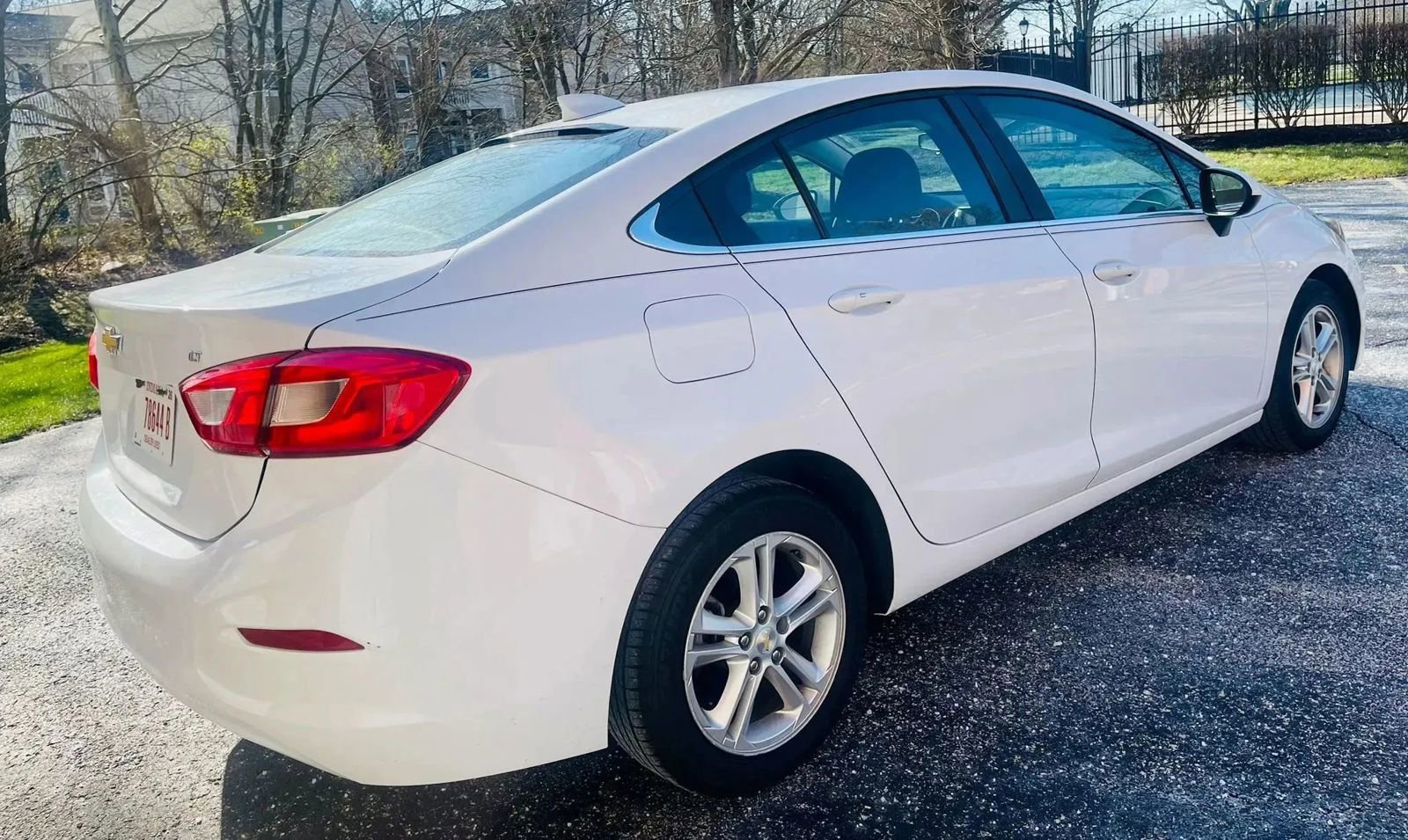 Used 2018 Chevrolet Cruze LT w/ Convenience Package image 9