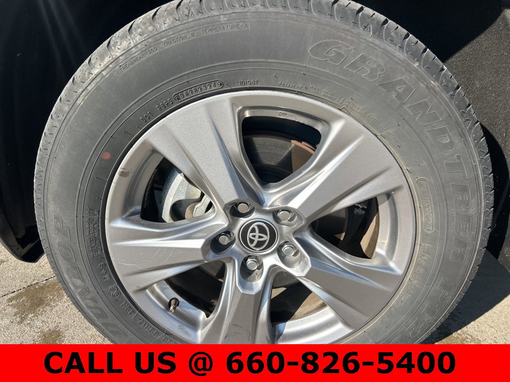 Used 2025 Toyota RAV4 XLE image 12