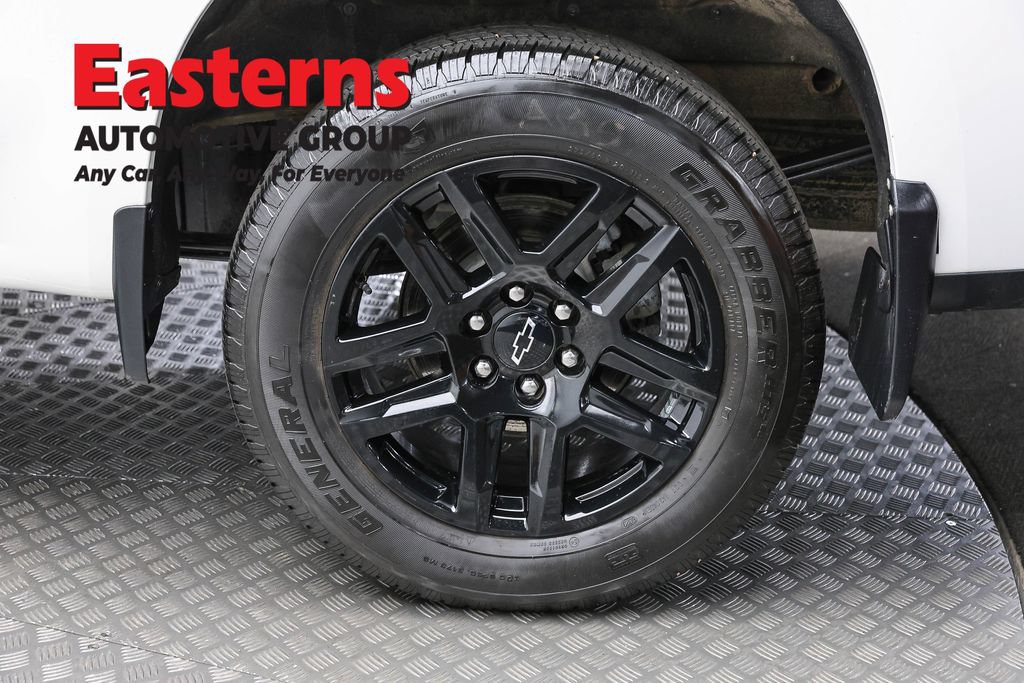 Used 2024 Chevrolet Silverado 1500 Custom w/ LPO, Dark Essentials Package AWD/4WD image 8