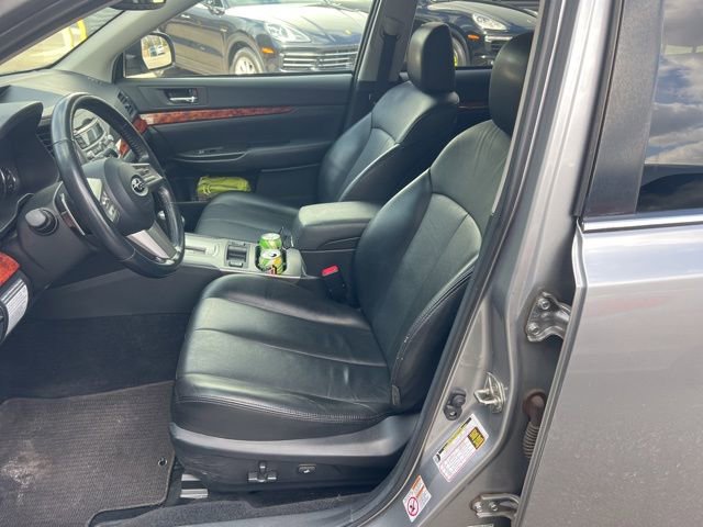 Used 2011 Subaru Outback 2.5i Limited w/ PWR Moonroof Pkg image 5