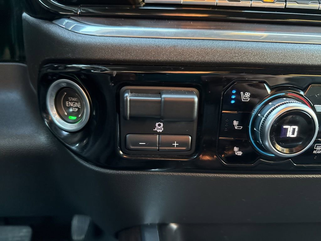 Used 2024 GMC Sierra 3500 SLT w/ SLT Premium Package image 24