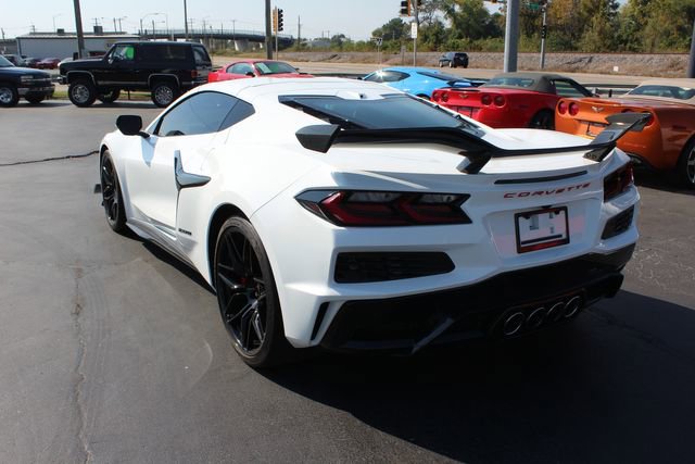 Used 2025 Chevrolet Corvette Z06 w/ Z07 Performance Package RWD image 7