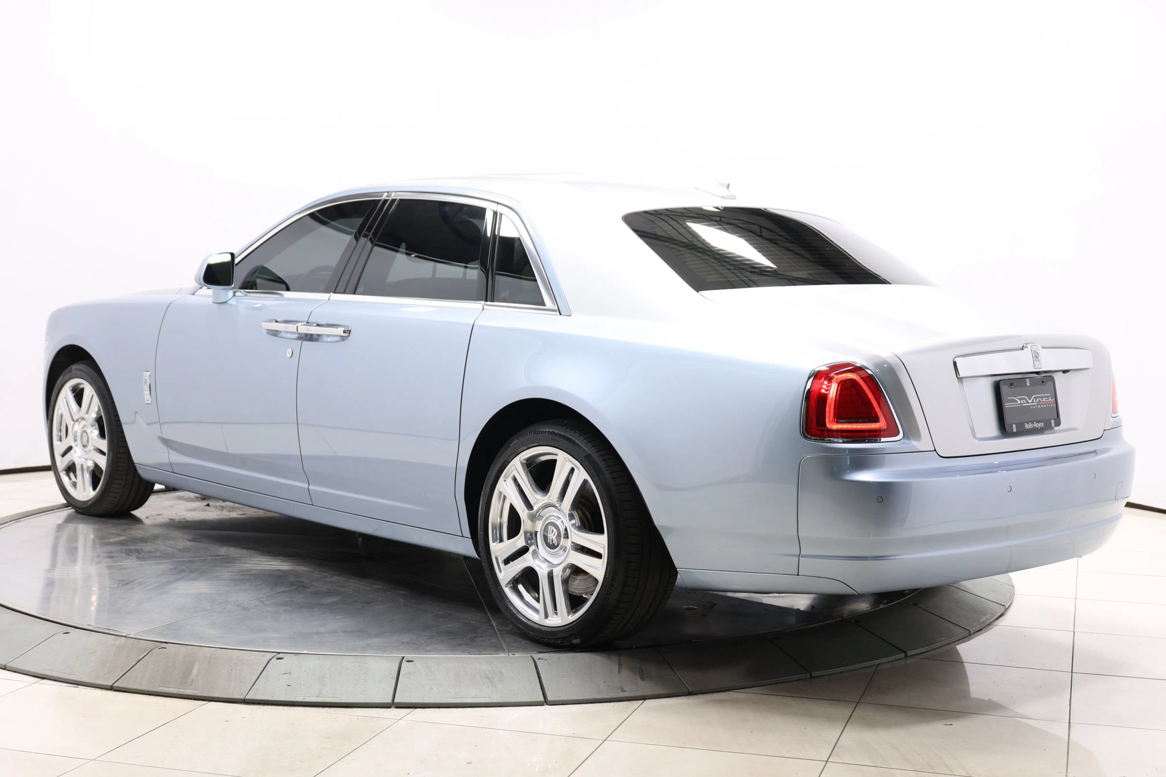 Used 2017 Rolls-Royce Ghost RWD image 75