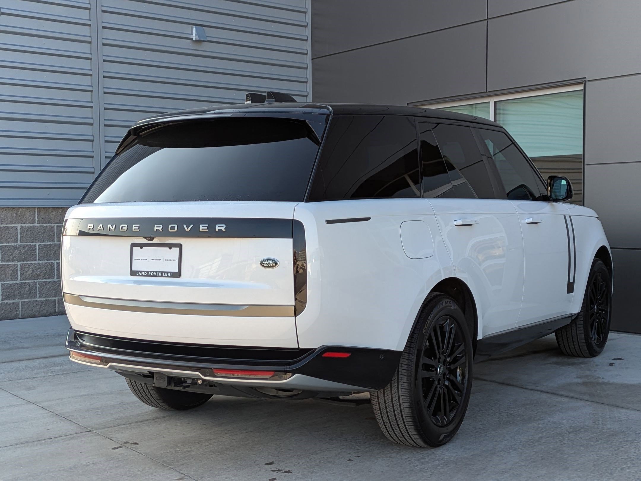 Used 2023 Land Rover Range Rover SE image 6