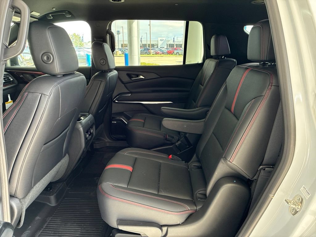 New 2026 Chevrolet Traverse RS w/ LPO, Floor Liner Package FWD image 13