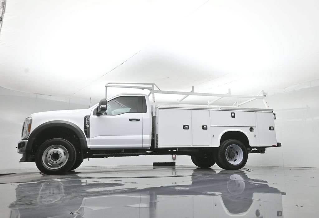 New 2025 Ford F450 XL w/ XL Chrome Package RWD image 7
