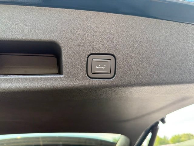 New 2027 Chevrolet Traverse RS w/ LPO, Floor Liner Package AWD/4WD image 18