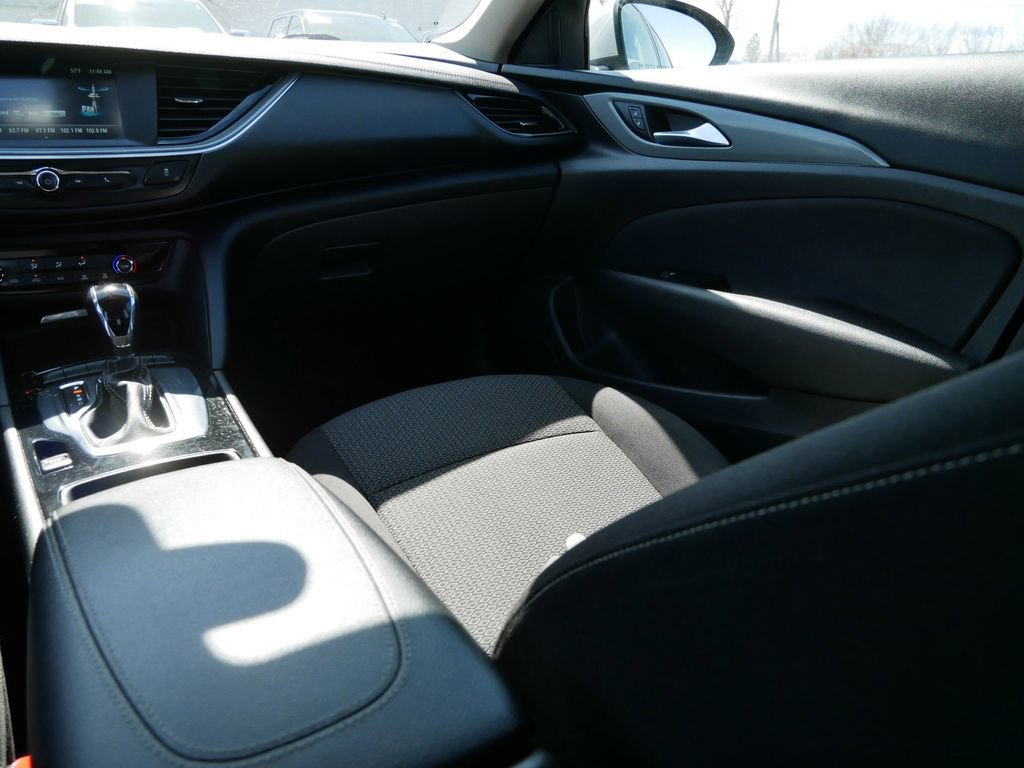 Used 2018 Buick Regal Preferred FWD image 19