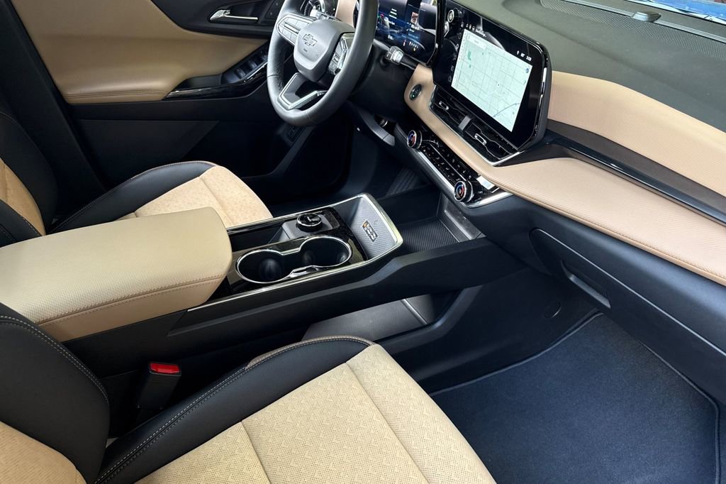 Used 2026 Chevrolet Equinox ACTIV w/ Convenience Package III AWD/4WD image 16