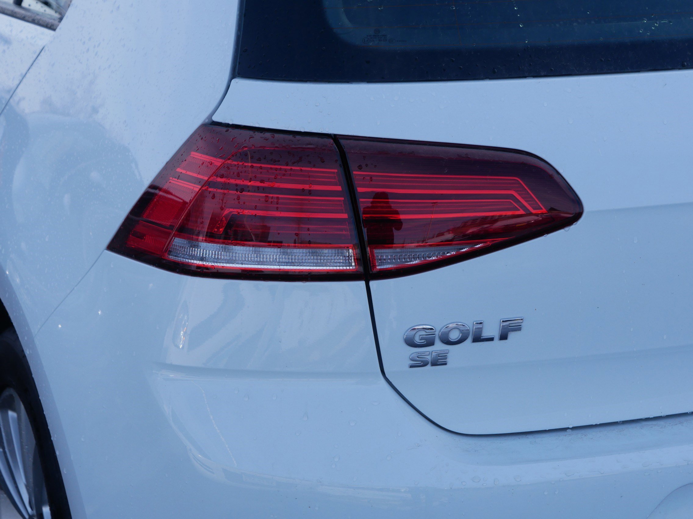 Used 2018 Volkswagen Golf SE image 17