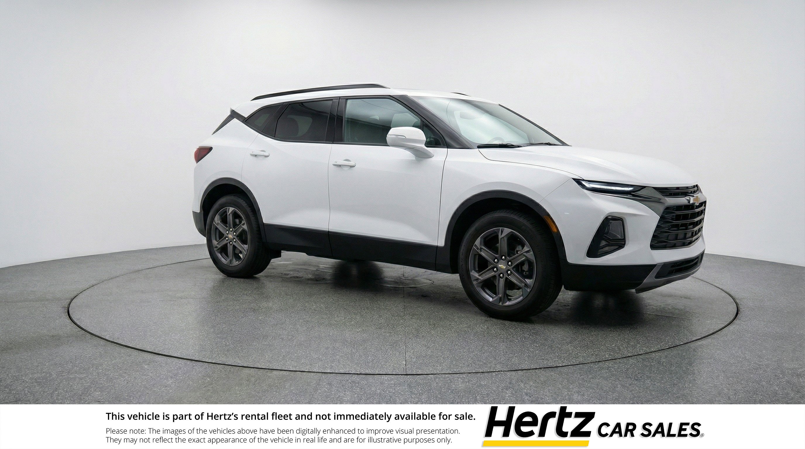 Used 2025 Chevrolet Blazer LT image 1
