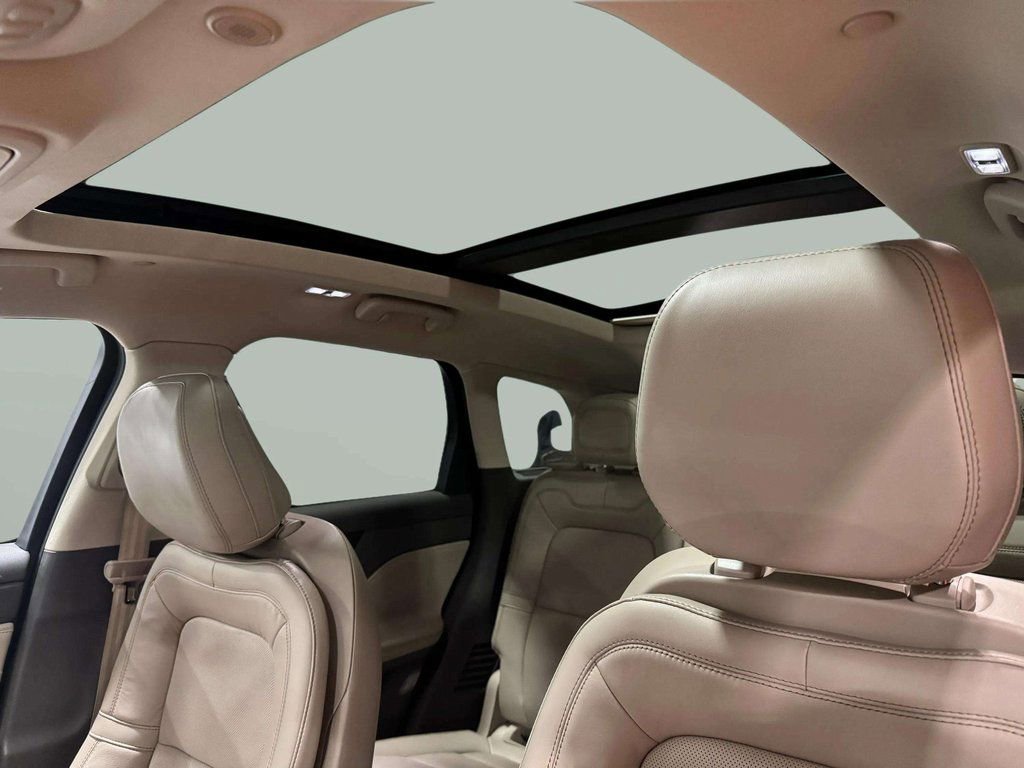 Used 2022 Lincoln Corsair Grand Touring w/ Elements Technology Bundle image 16