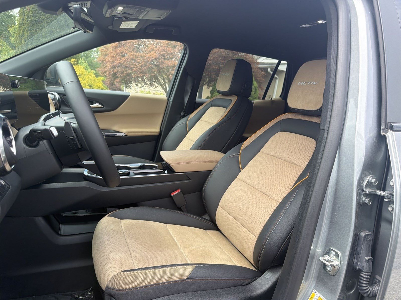New 2026 Chevrolet Equinox ACTIV w/ Convenience Package III AWD/4WD image 13