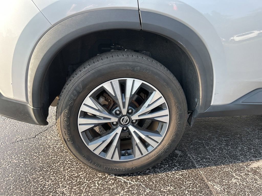 Used 2021 Nissan Rogue SV FWD image 16