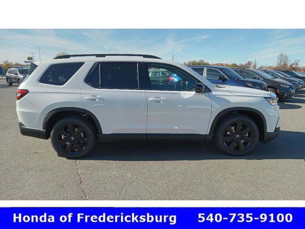 Used 2025 Honda Pilot Black Edition image 6