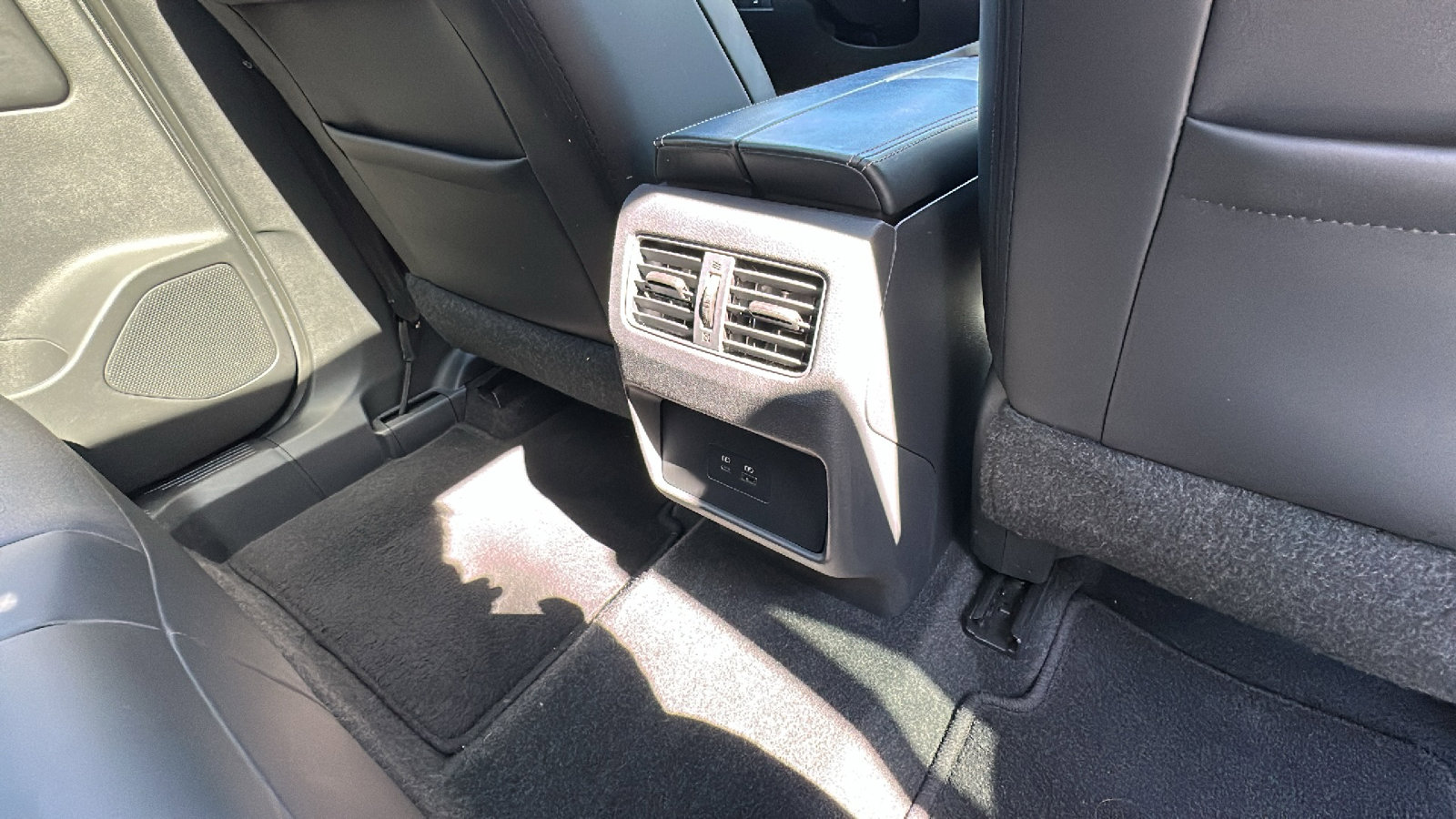 Certified 2022 Nissan Rogue SV w/ SV Premium Package image 25