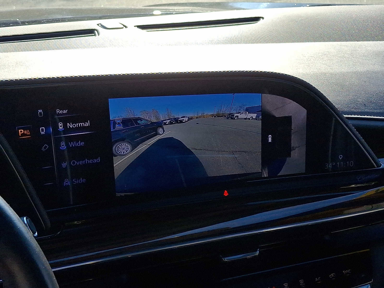 Used 2023 Cadillac Escalade Premium Luxury image 21