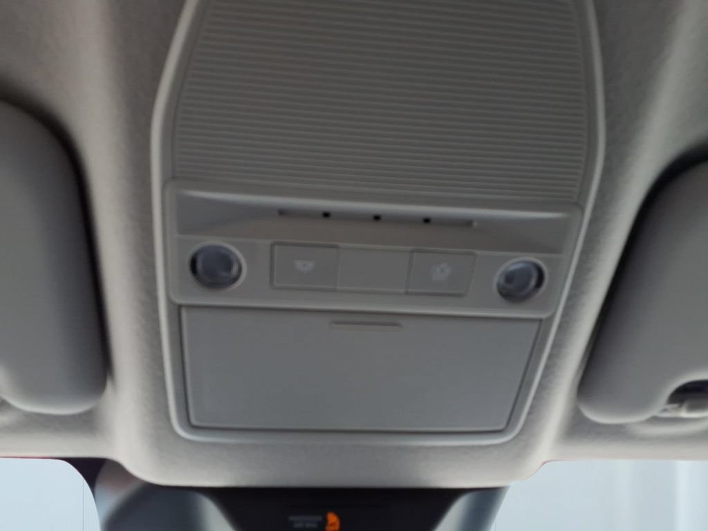 Used 2025 Nissan Kicks SR FWD image 25