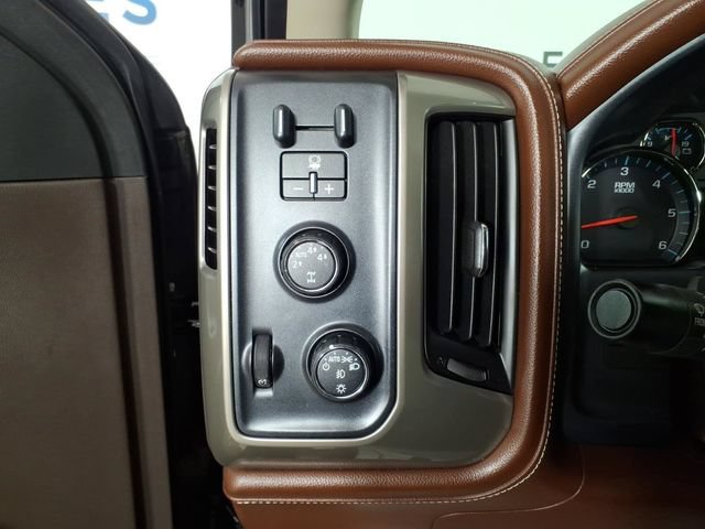 Used 2016 Chevrolet Silverado 1500 High Country w/ High Country Premium Package AWD/4WD image 17