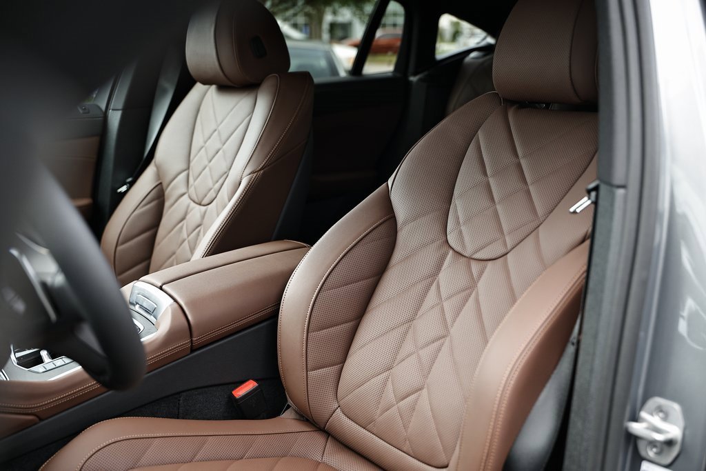 New 2026 BMW X6 xDrive40i w/ Premium Package image 21
