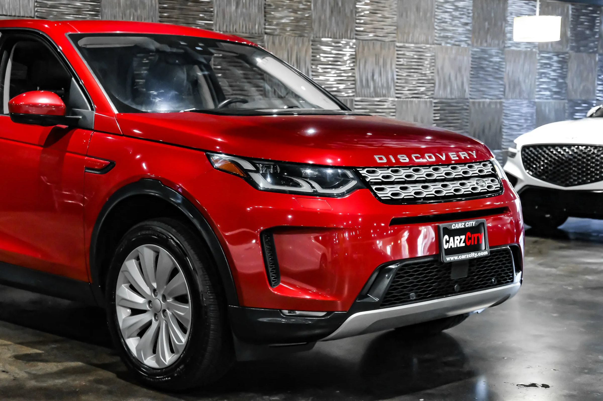 Used 2020 Land Rover Discovery Sport SE AWD/4WD image 7