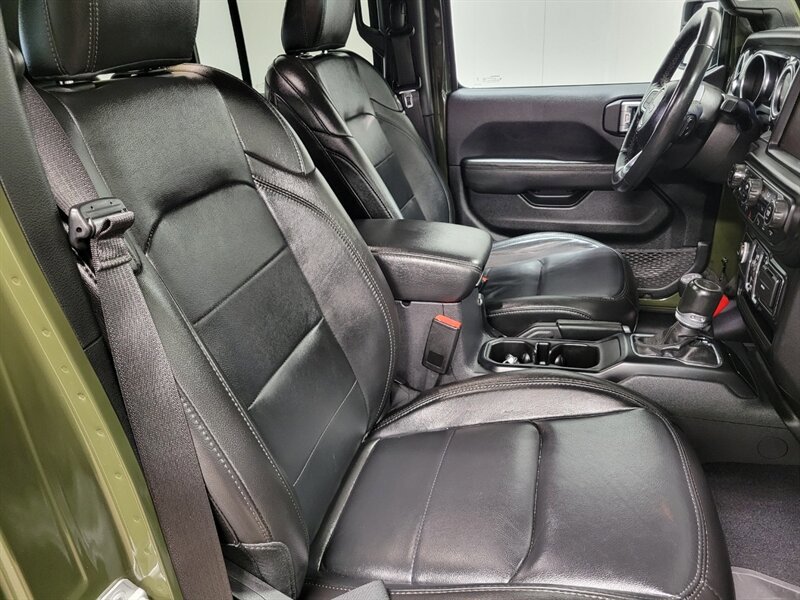 Used 2023 Jeep Wrangler Unlimited Sahara AWD/4WD image 40