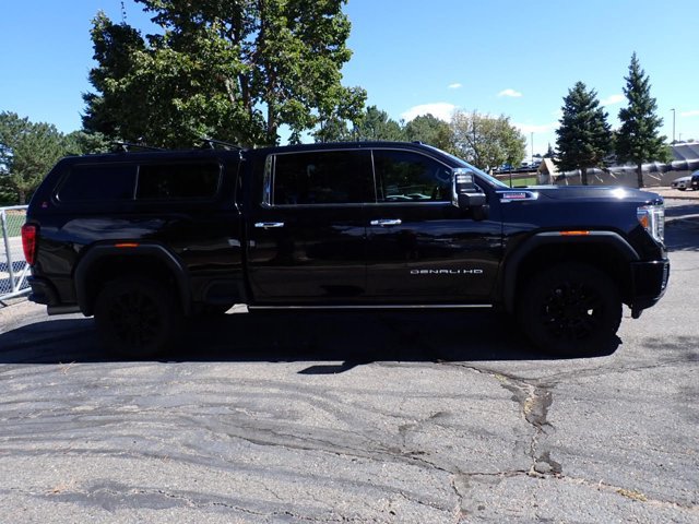 Used 2023 GMC Sierra 2500 Denali w/ Denali Black Diamond Edition AWD/4WD image 5