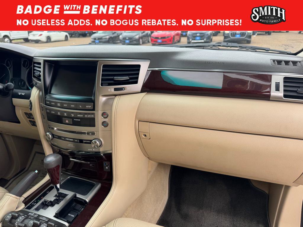 Used 2013 Lexus LX 570 4WD w/ Luxury Pkg image 16