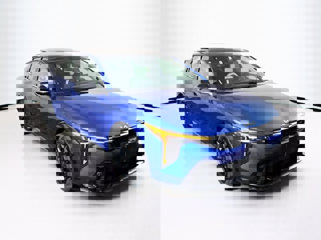 New 2025 Kia K4 GT-Line Turbo image 3