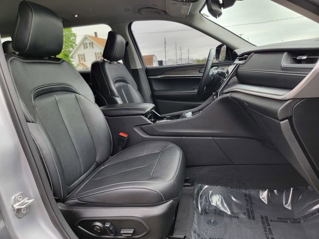 Certified 2022 Jeep Grand Cherokee L Limited AWD/4WD image 25