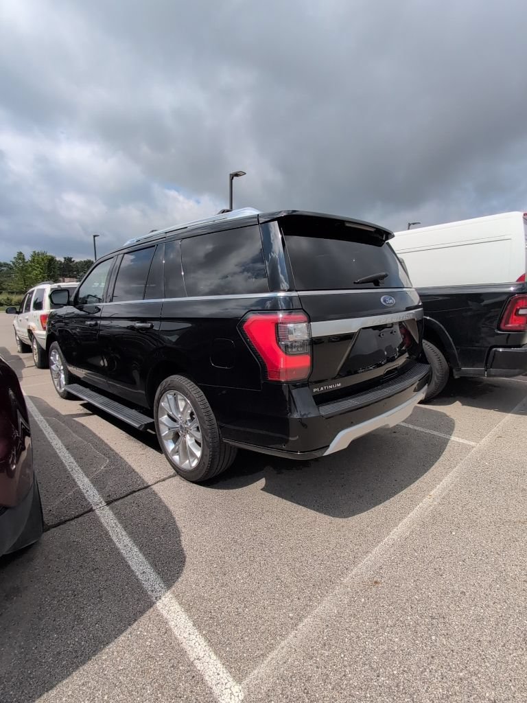 Used 2019 Ford Expedition Platinum AWD/4WD image 2