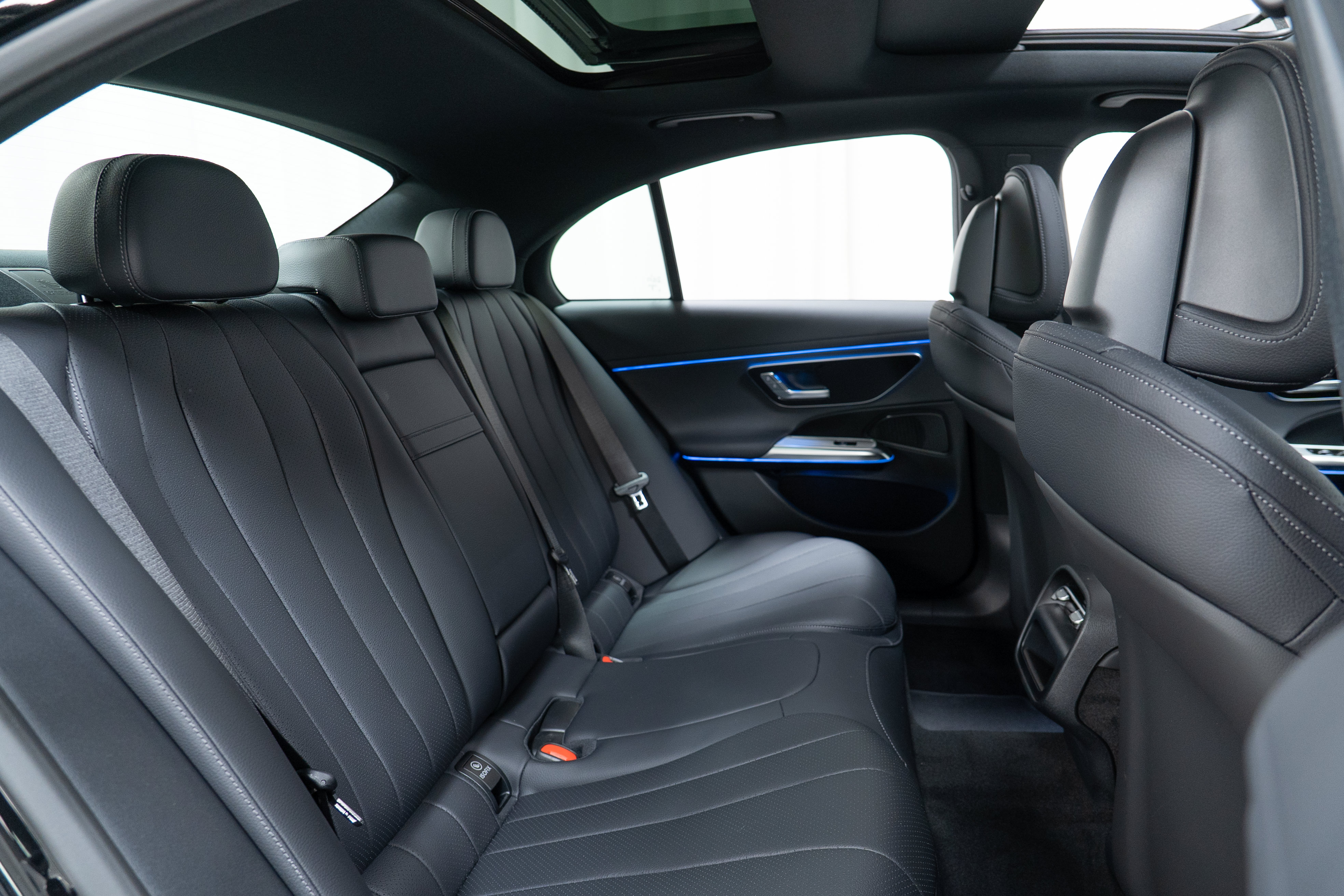 New 2027 Mercedes-Benz E 450 4MATIC Sedan image 24