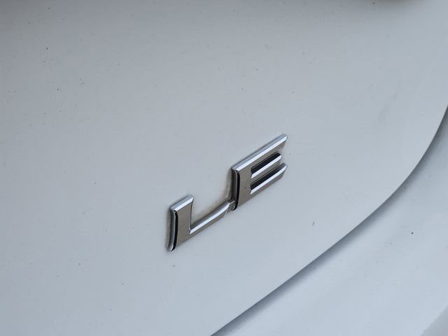 Used 2016 Toyota Camry LE image 12