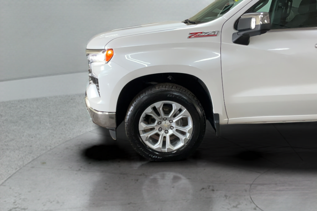 Certified 2022 Chevrolet Silverado 1500 LTZ w/ LTZ Convenience Package II AWD/4WD image 24